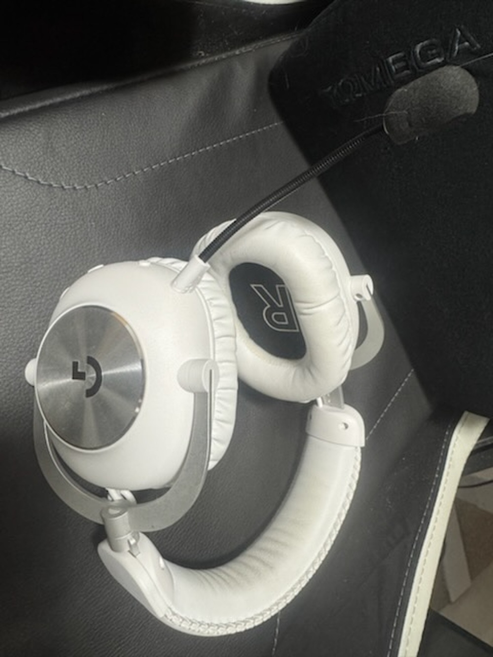 Logitech Pro X2 light-speed gaming headset